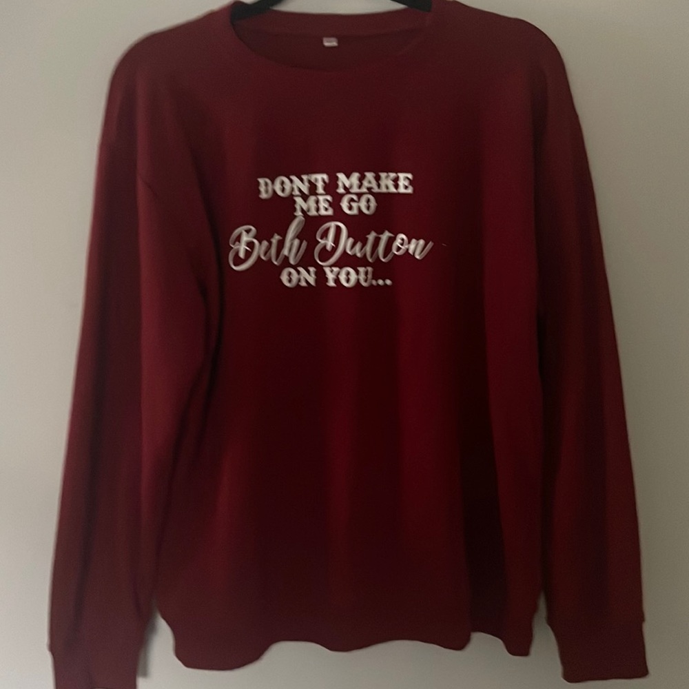 Where are my Yellowstone fans at? NWOT women’s size XL sweatshirt.  Super soft!